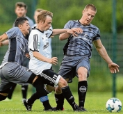 NEUZUGANG JAN JANIA (MITTE) UND DER VFR HORST, HIER IM TESTSPIEL GEGEN RASENSPORT UETERSEN, KÄMPFEN HEUTE UM DEN EINZUG INS VIERTELFINALE DES SHFV-LOTTO-POKALS.BERGMANN