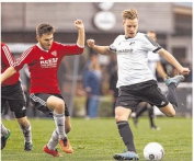 Treffsicher: Michel André Gorny (rechts) markierte den 5:1-Endstand zu Gunsten des VfR Horst.