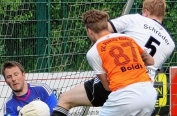 Wieder vereitelt VfR-Keeper Rene Lemke eine Kisdorfer Chance.